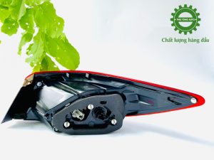 Đèn Hậu Ngoài M2 Sedan