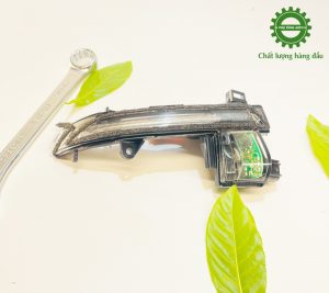 Đèn Xin Nhan Trên Gương Chiếu Hậu Trái Mazda 3 2018+