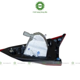 ĐÈN HẬU TRONG TRÁI M2 17 5 CỬA